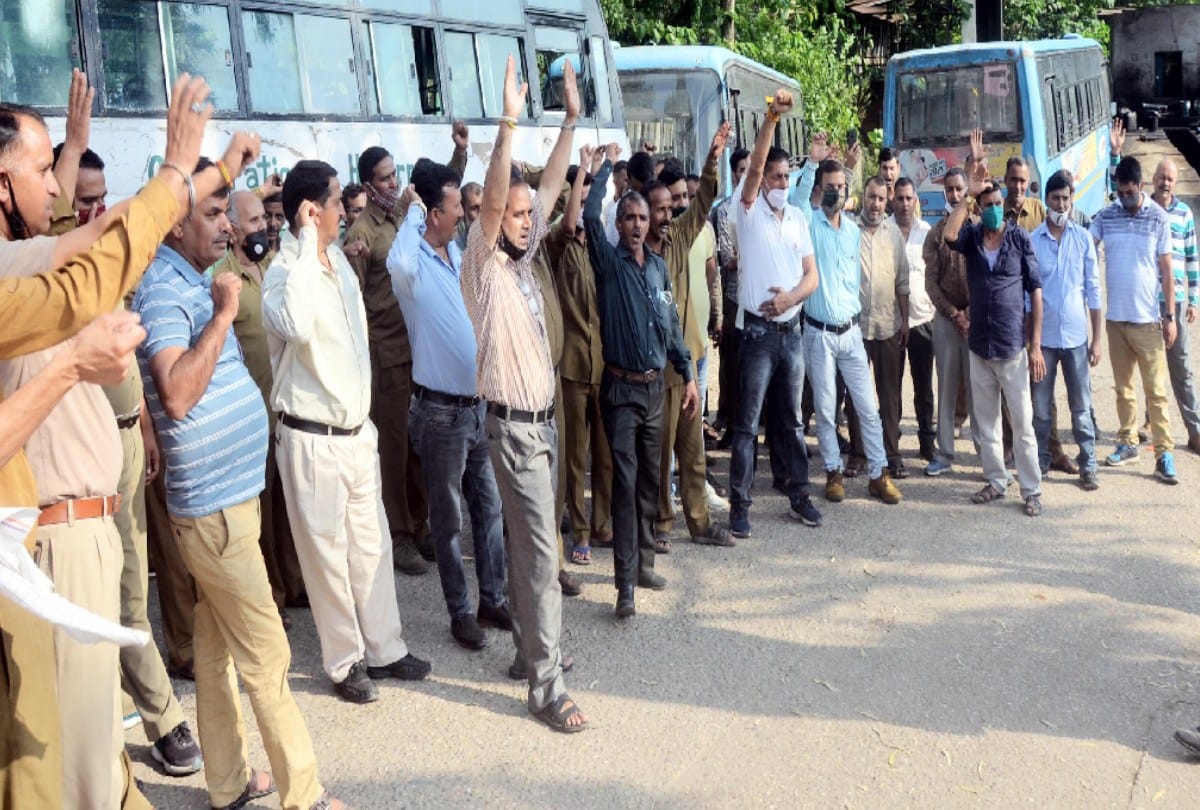 HRTC employees will go on strike on 17th and 18th if the govt does not hold talks