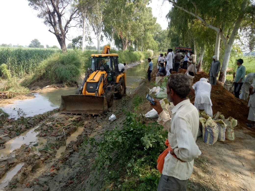 Masoodpur Minor broken in Mirchpur, 70 acres of land submerged