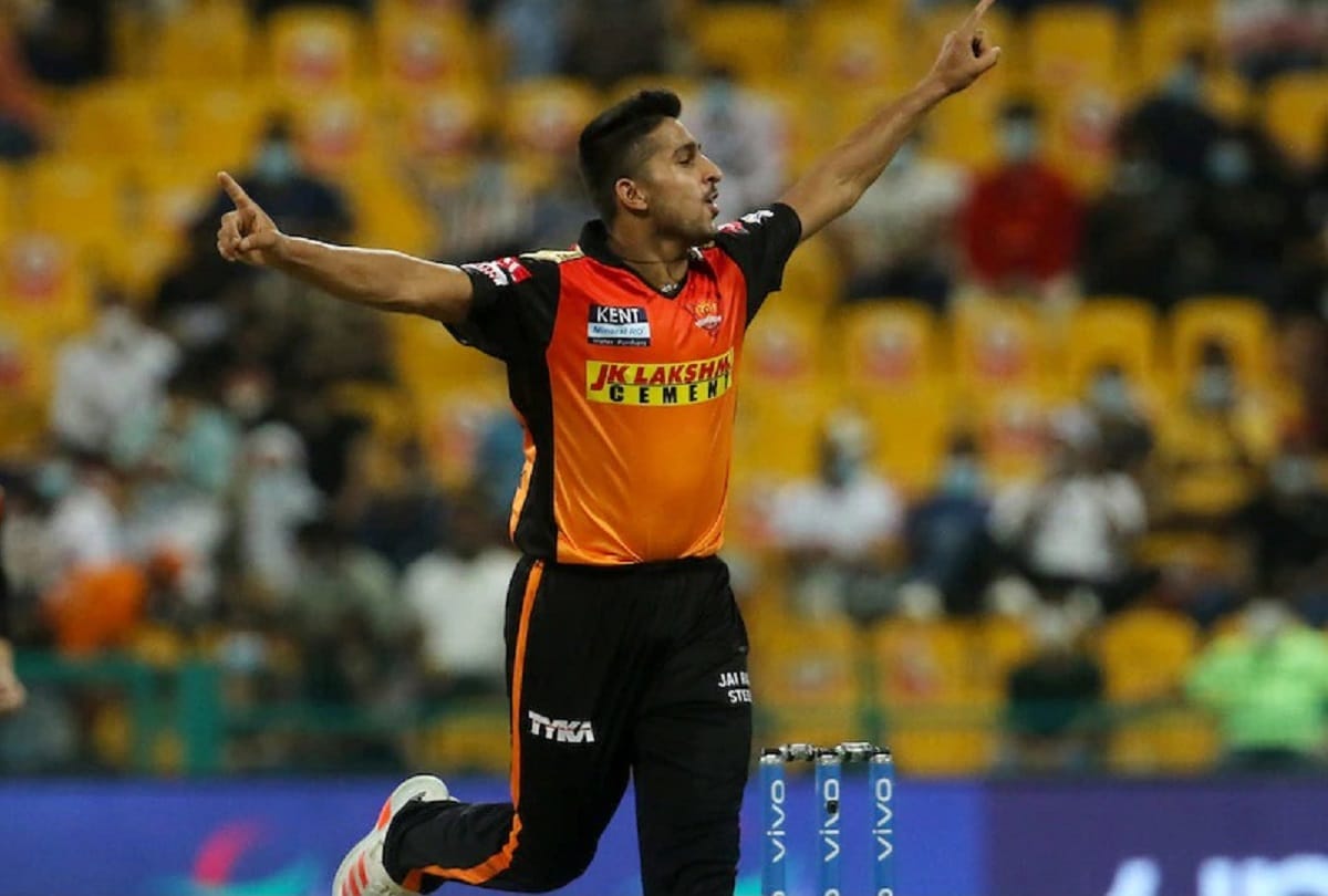 IPL 2021  SunRisers Hyderabad pacer Umran Malik bowls the fastest delivery of the season against RCB at Abu Dhabi