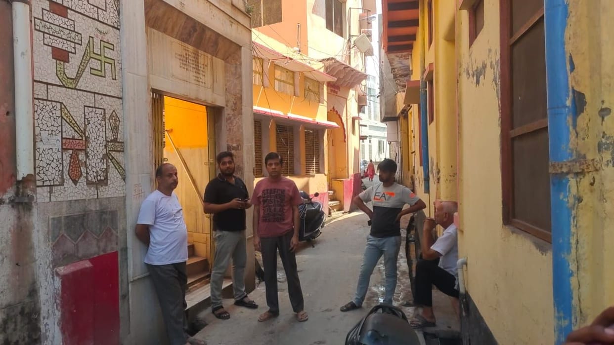 gold urn stolen from jain temple