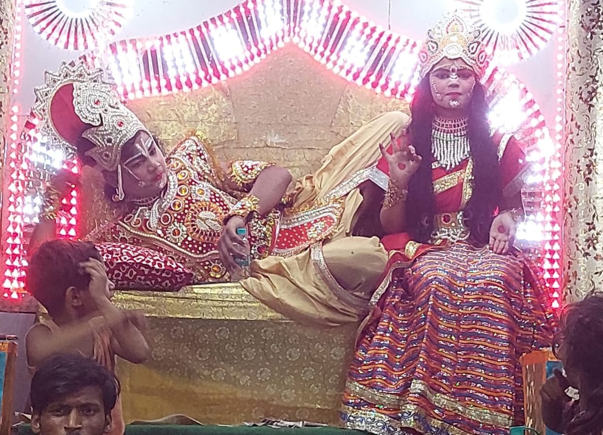 Flowers showered on Lord Ram as the groom, the procession came out with a bandwagon