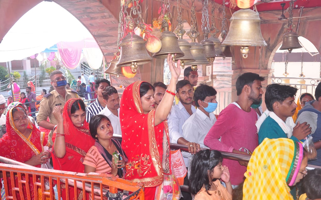 Mother Shailputri worshiped on the first day of Navratri, Devidham resonated with cheers