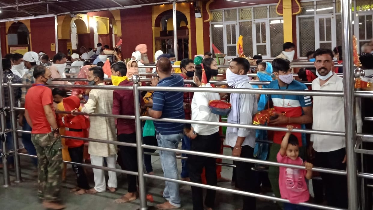 Trilokpur resonated with mother's cheers, 10 thousand devotees got their heads renewed