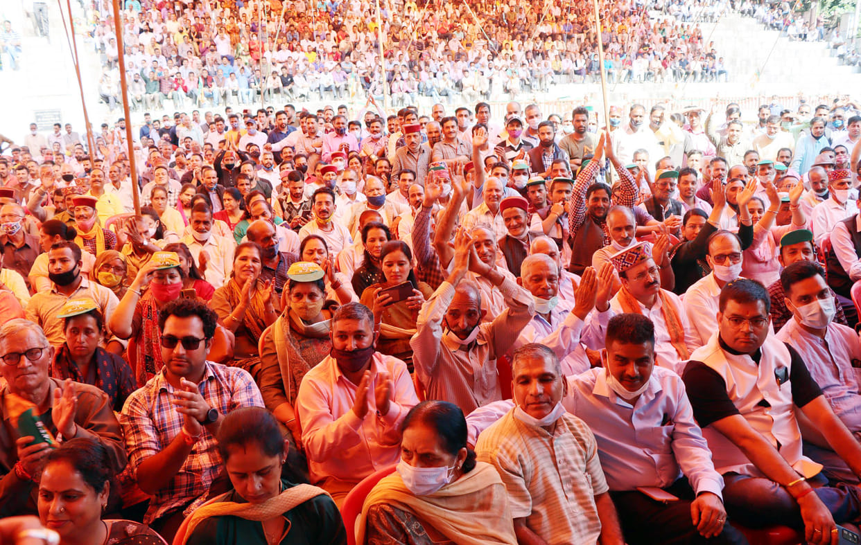 Chhoti Kashi painted in electoral colors, today Pratibha singh will file nomination