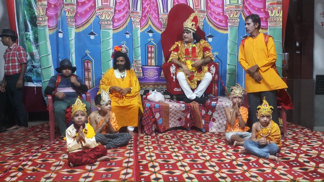 Vishwamitra reached Ayodhya to take Shri Ram and Lakshmana