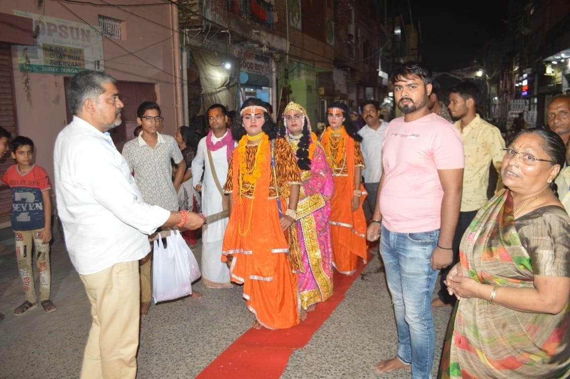 Hathras: Shri Ram left Ayodhya and went to the forest with Sita and Lakshmana