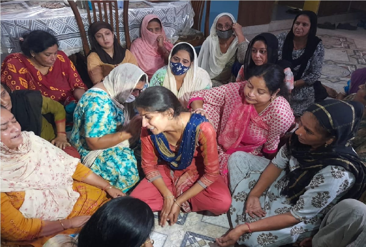 Terrorist attack: Atmosphere of mourning in teacher Deepak Chand's house, wife said - had gone by speaking and would come home on Karvachauth