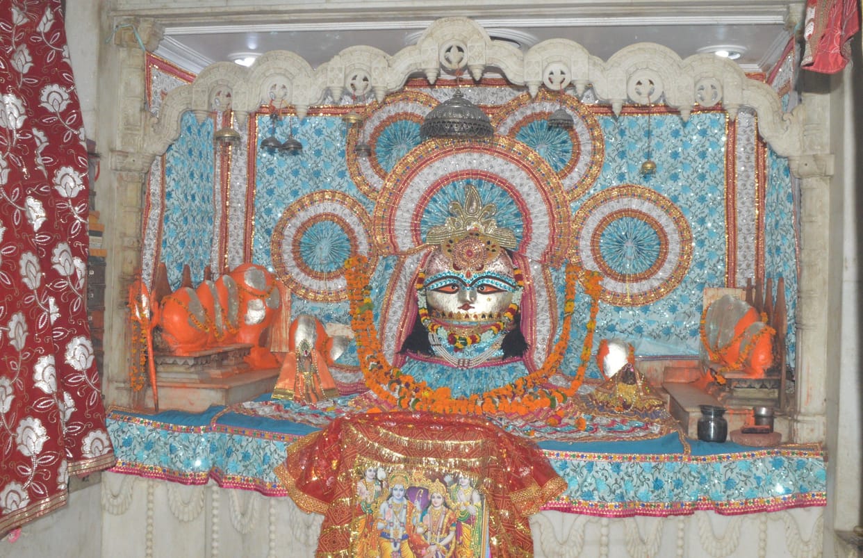 Hathras: Sharadiya Navratri Kalash established in homes, devotees kept fast