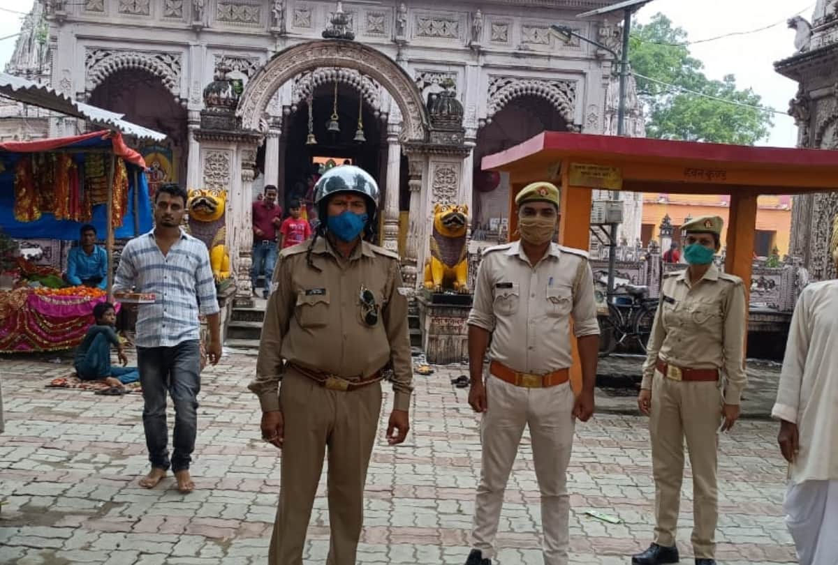 People offer prayers in temples on beginning of Navratri.