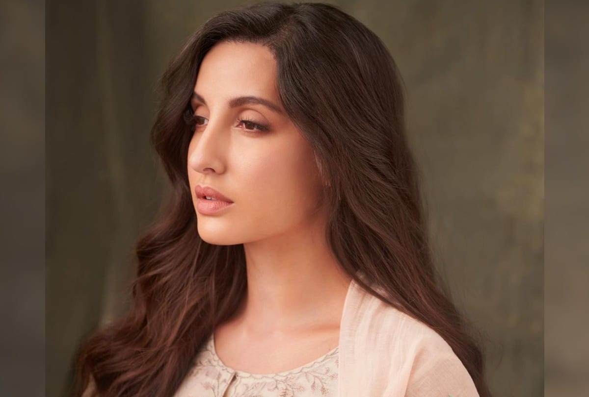 Nora Fatehi Traditional look in embroidered kurta Photos