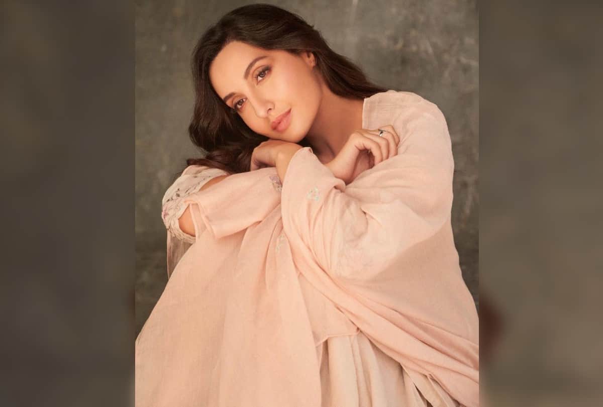 Nora Fatehi Traditional look in embroidered kurta Photos