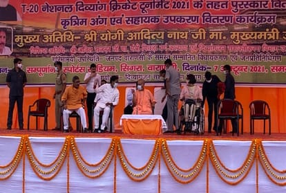 Mera Postcard PM ko CM yogi adityanath start  BJP campaign in varanasi said india in safe in narendra modi leadership