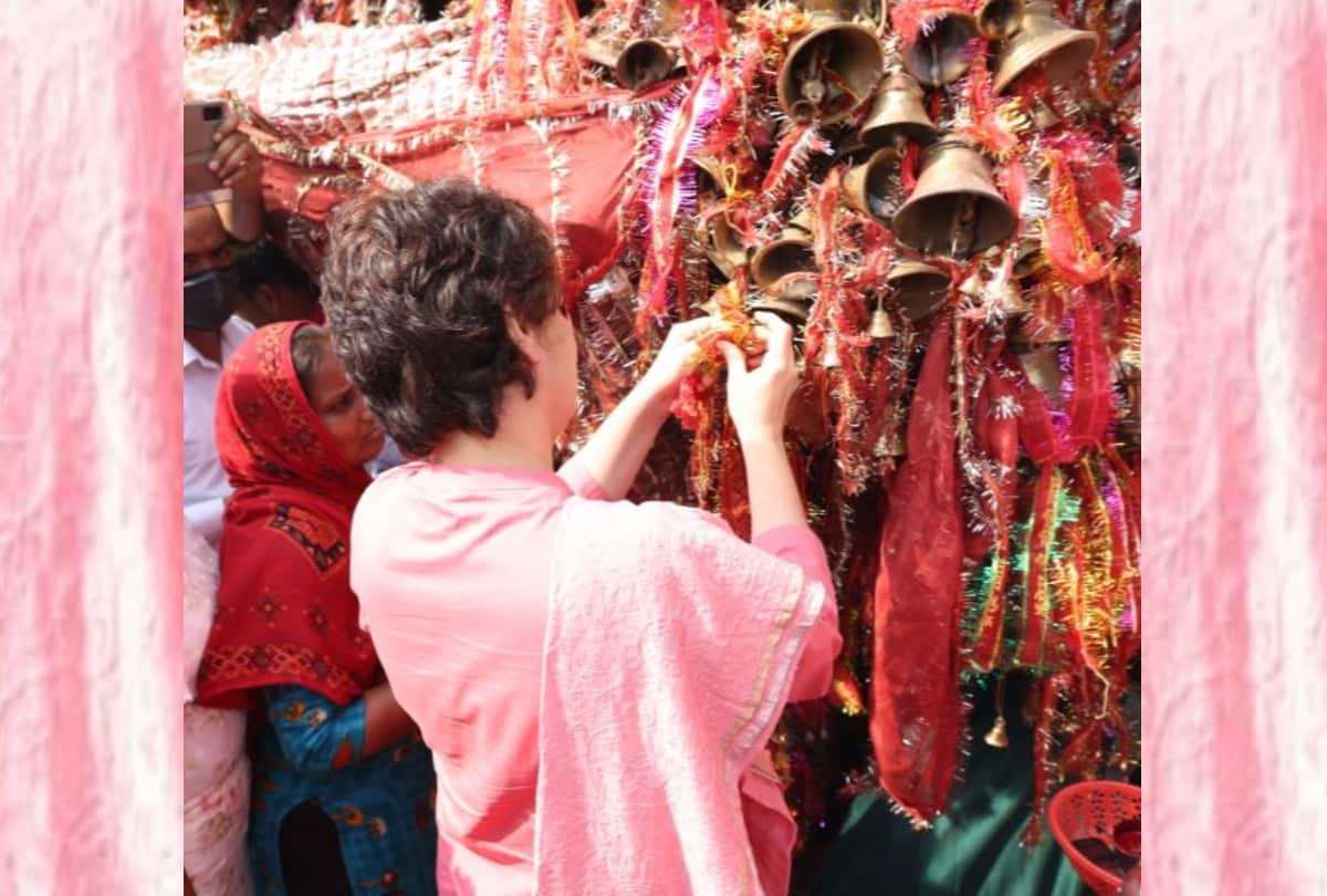 priyanka gandhi offer prayer in temple on navratri.