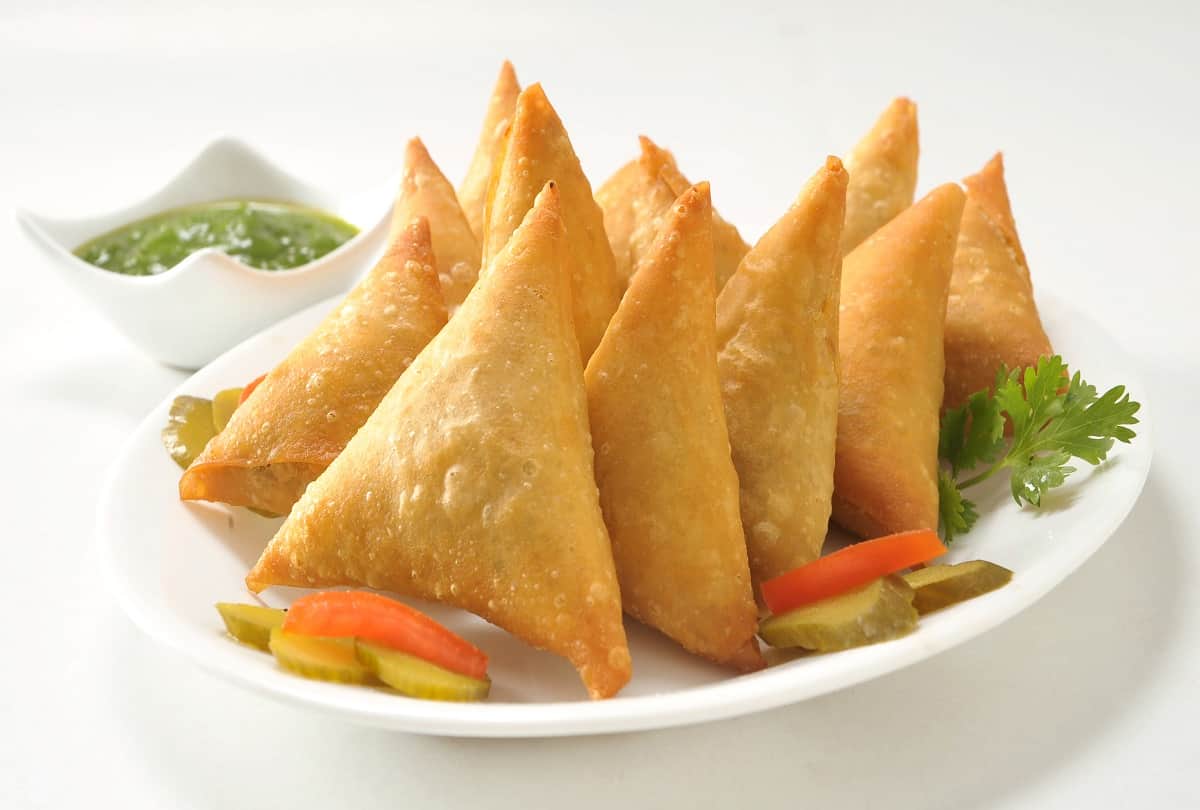 How To Make Samosa And Pocket Pizza With Bread Know Recipe In Hindi