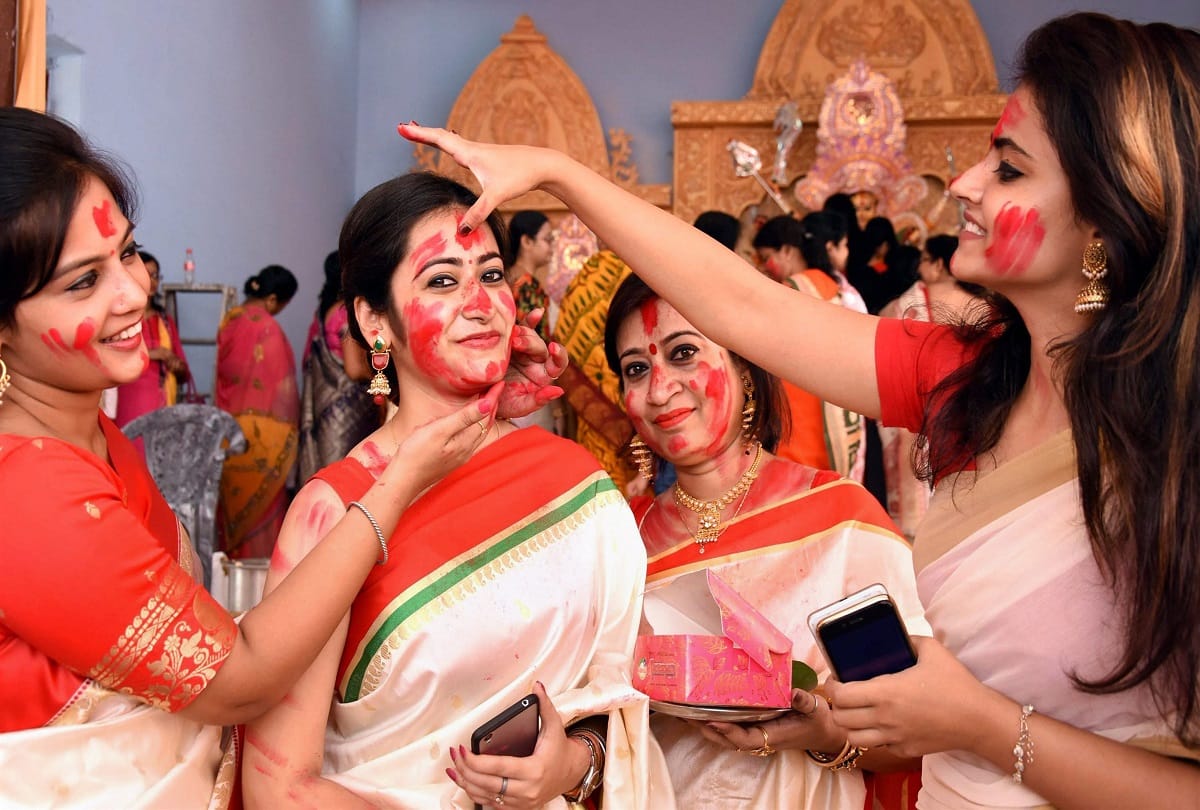 Navratri 2021, Calcutta High Court allows people to offer Pushpanjali and take part in  Sindoor Khela at Duga Puja pandals provided they are fully vaccinated