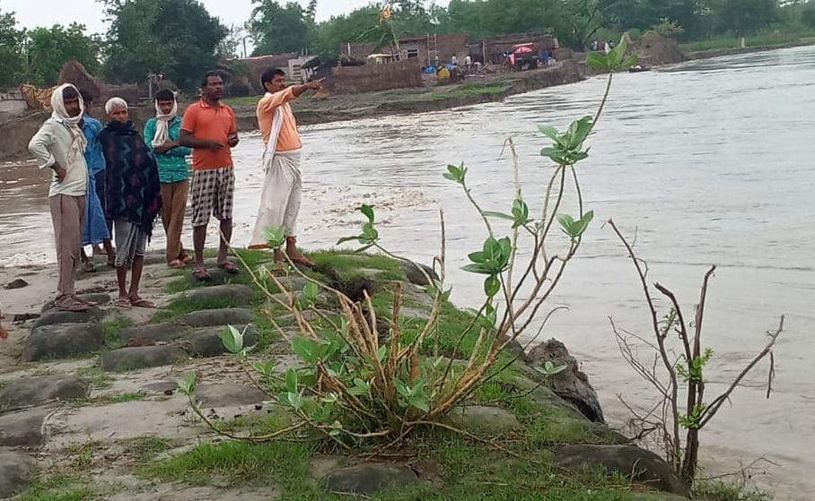 The school came on the target of the river