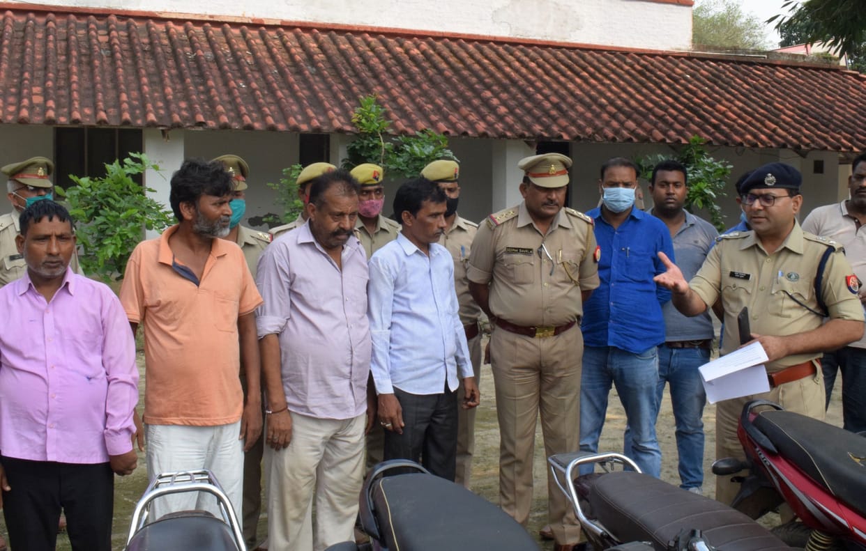 Gang caught pledging to finance bikes