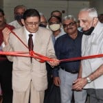 Prayagraj News : इलाहाबाद संग्रहालय में छायाचित्रों की प्रदर्शनी का शुभारंभ करते न्यायमूर्ति।