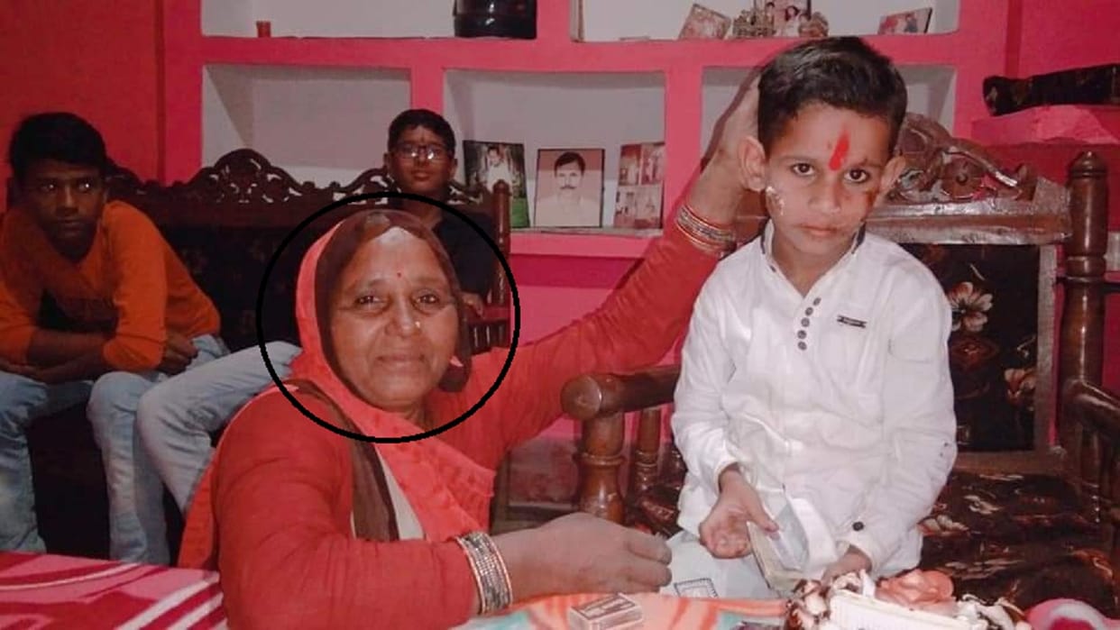 police arrested a man who killed his wife by iron rod in jhansi