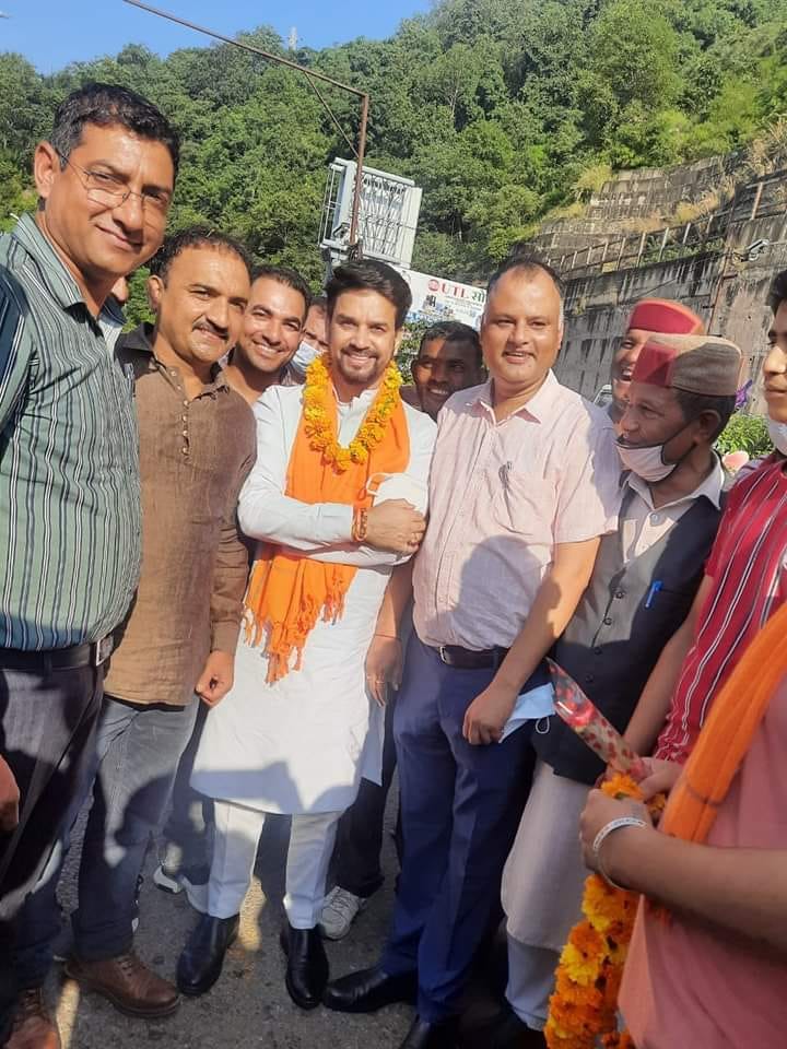 BJP workers in Dharampur and Parvanoo felicitate Union minister Anurag Thakur