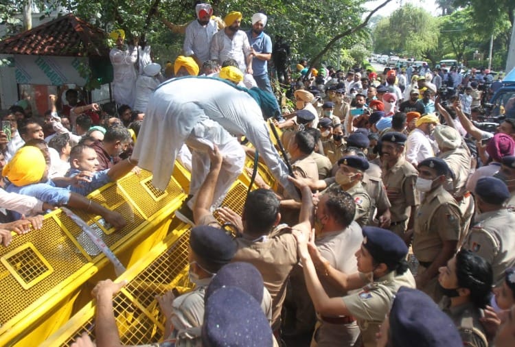 Chandigarh Police registers FIR against 600 workers including seven AAP MLAs