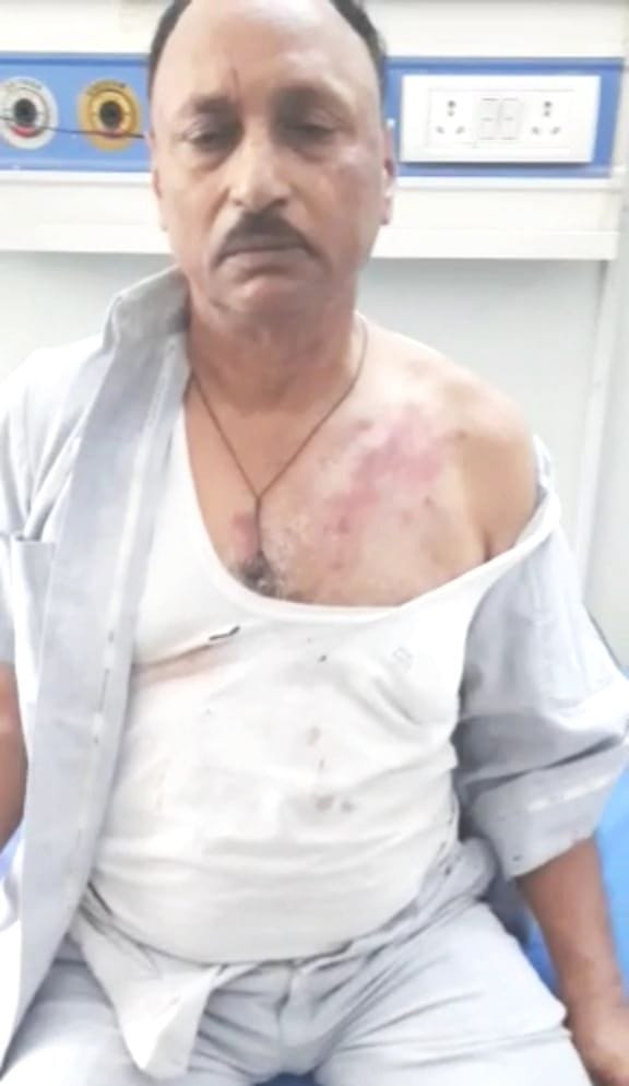 Elderly GM was robbed by giving him a lift in the car, nine stabbeds with a screwdriver