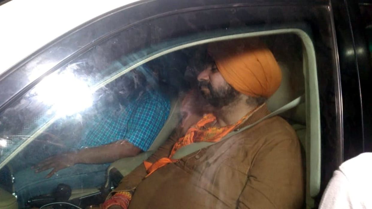 Sidhu leaves for Lakhimpur via Muzaffarnagar