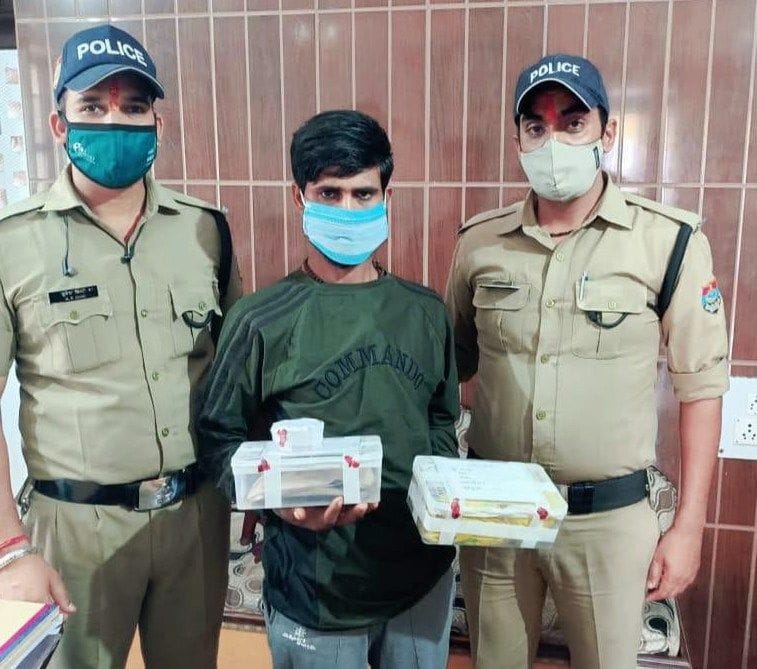 Jewelery and Charan paduka stolen from Laxmi Narayan temple