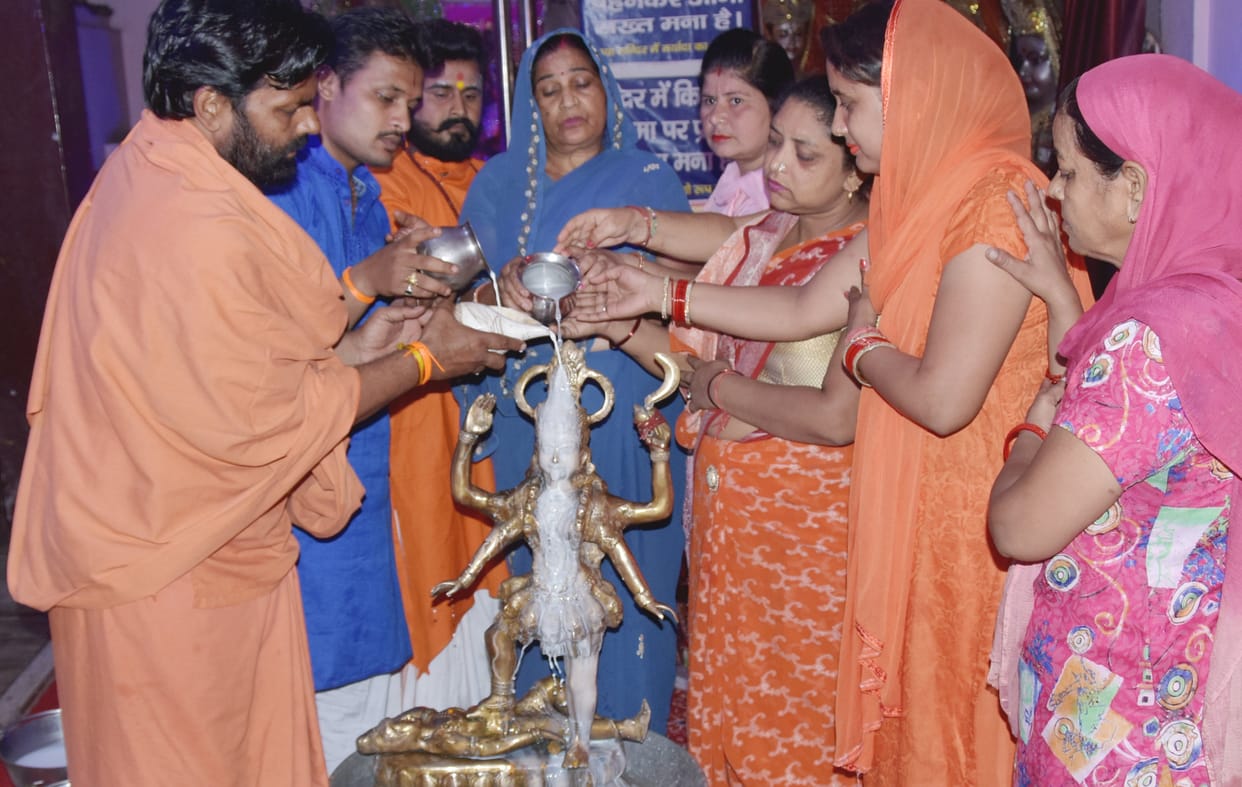 Worship of Mother Brahmacharini with reverence