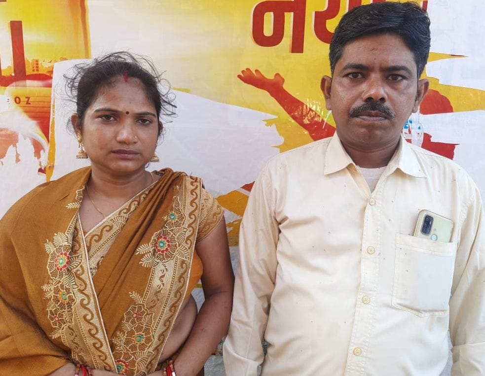 fathepur news,The miscreants riding black pulsar snatched the purse of the woman