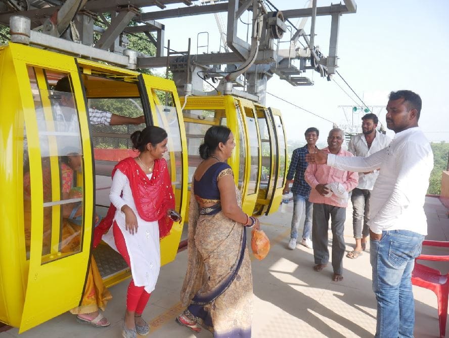 mirzapur ropeway attracting devotees who came vindhyachal dham earlier they climb hundreds of steps