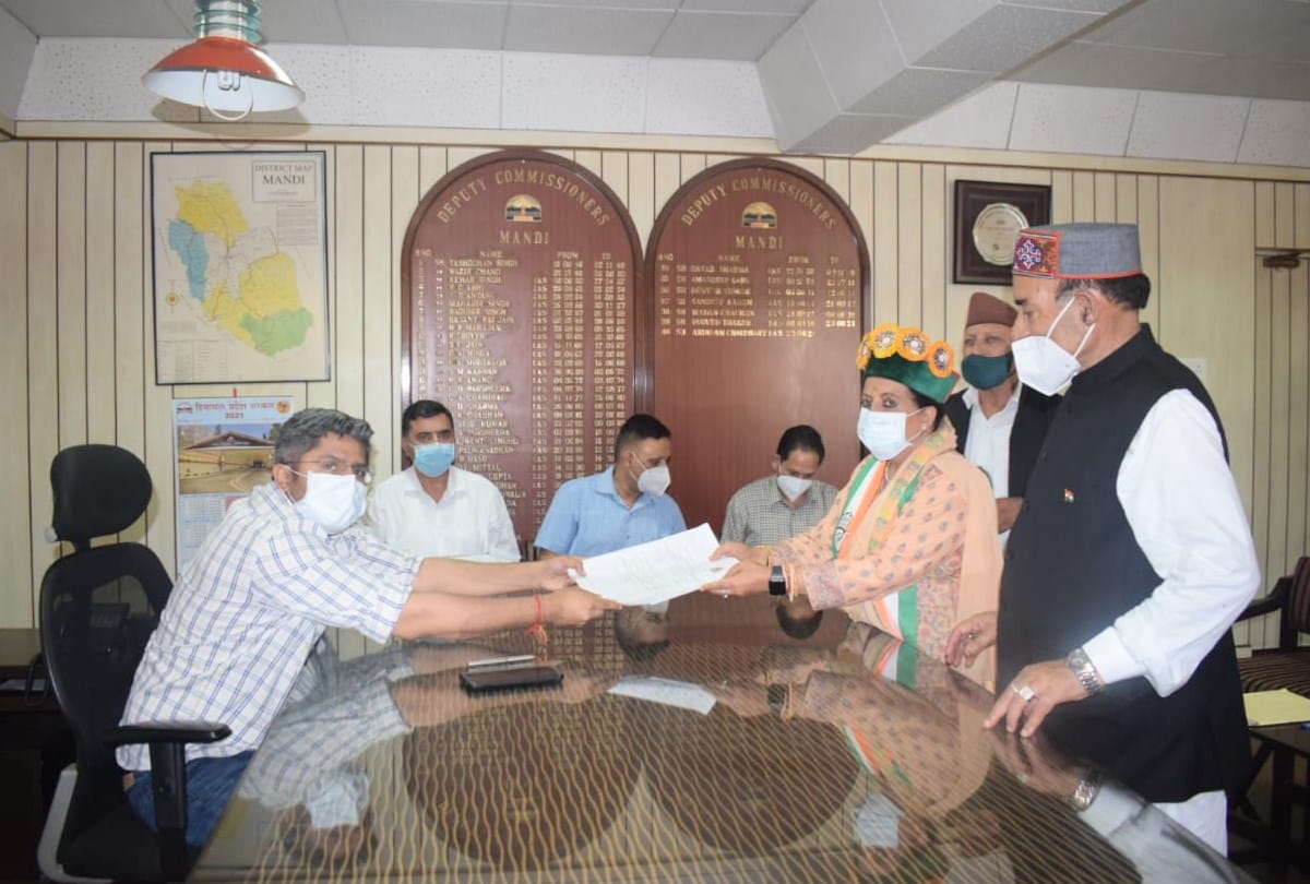 by election mandi parliamentary constituency: congress candidate pratibha singh files nomination in mandi