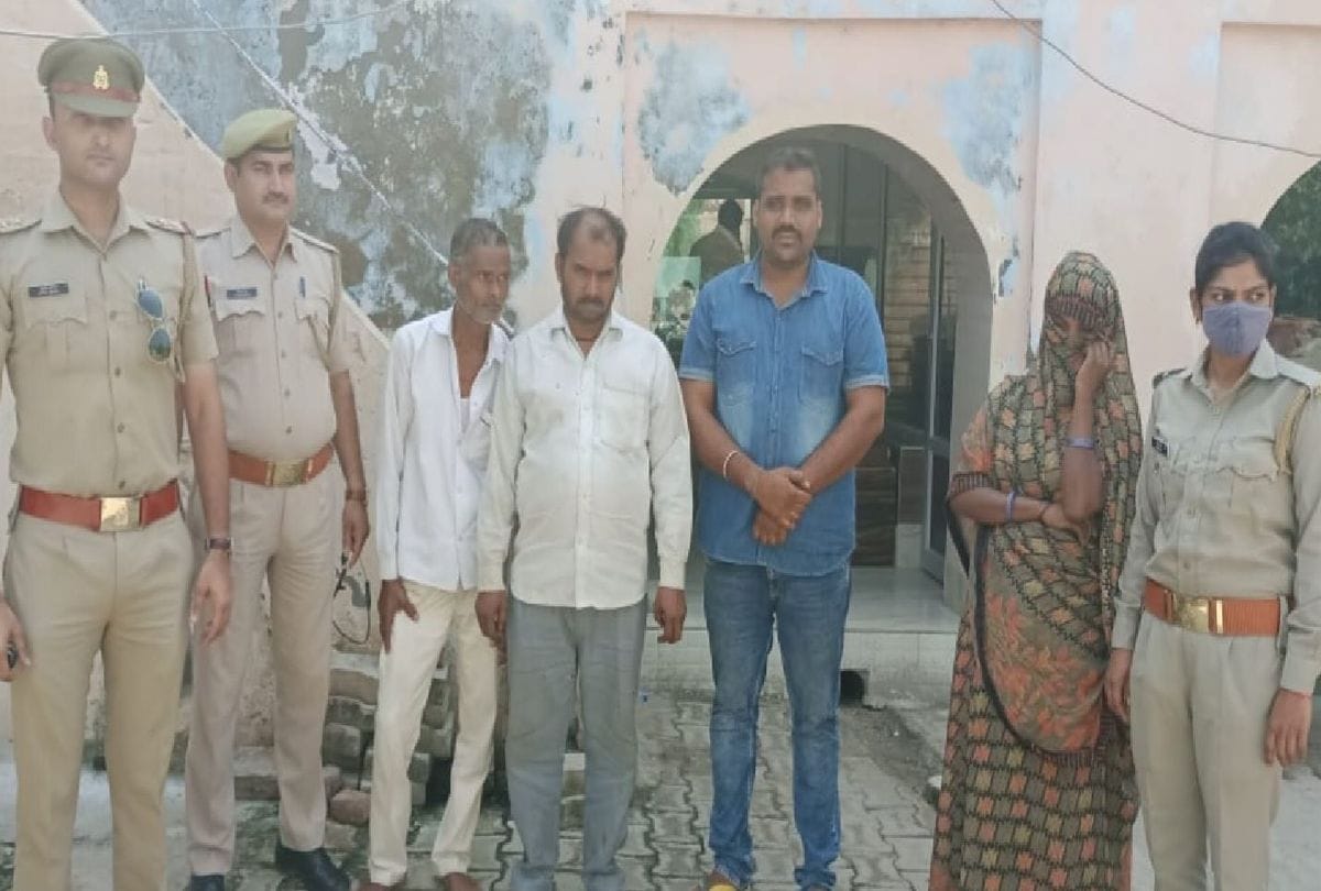 Prostitution In The Bharat Guest House Woman And Three Man Caught In Room