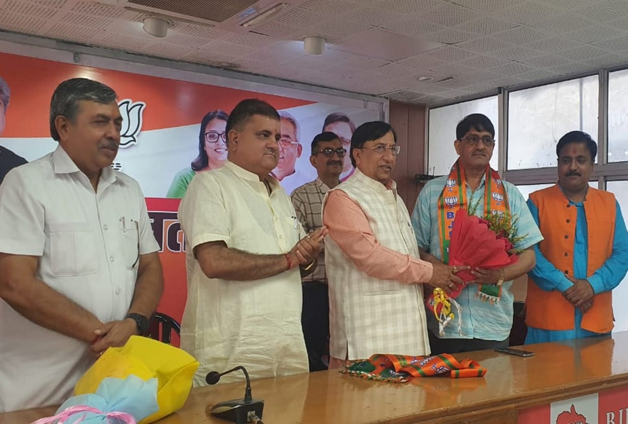 uttarakhand eletion 2022: Aam Aadmi Party uttarakhand Vice President Vinod Kaparwan returned in BJP