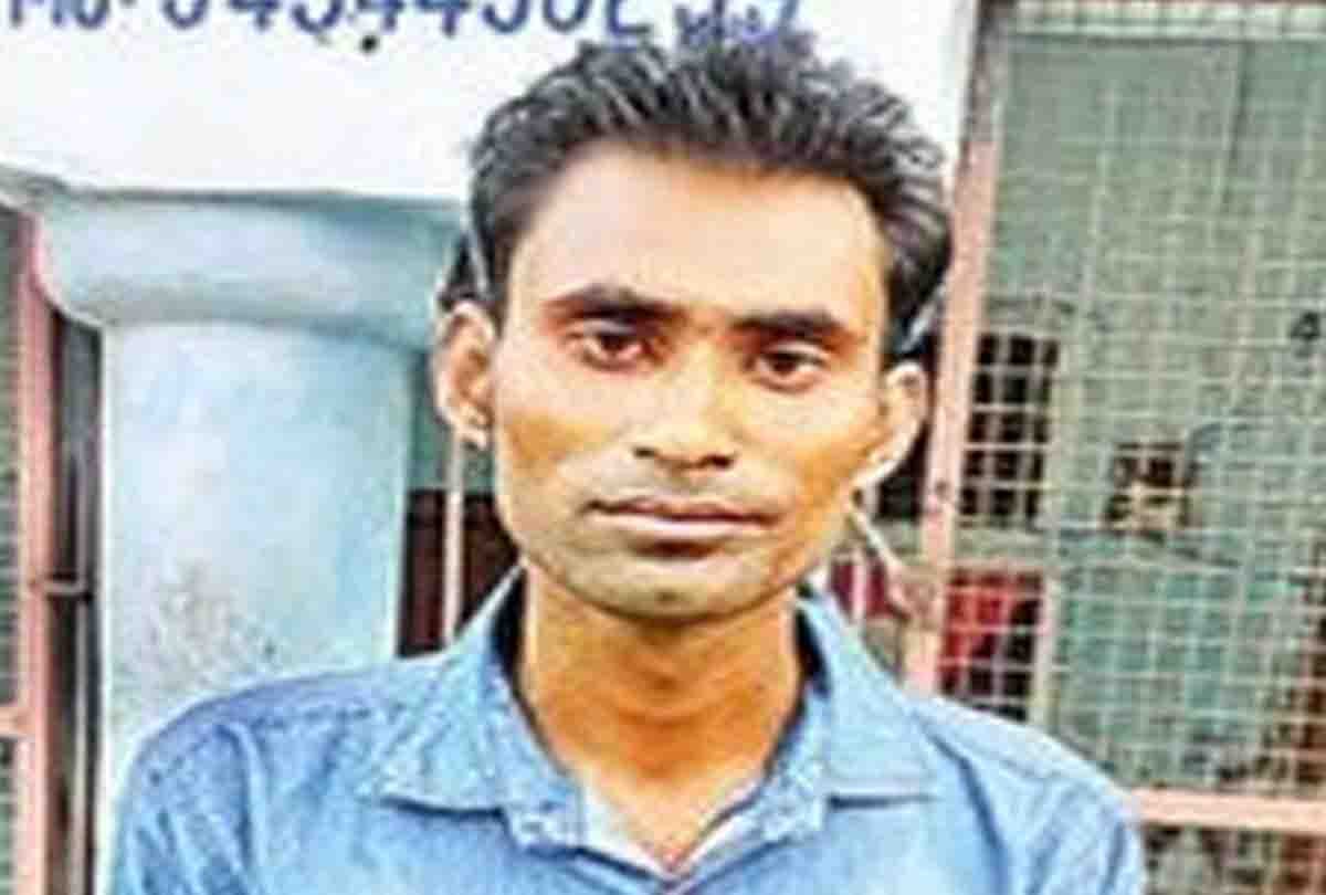 police officer beat up the young man for complaining to the SP