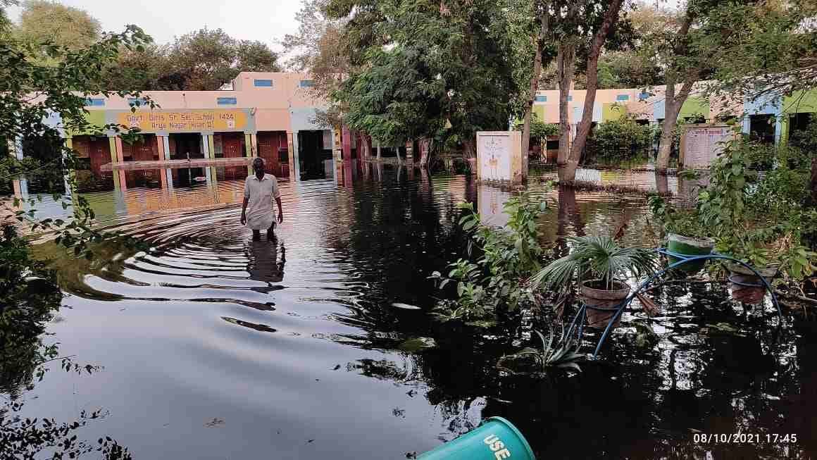 Two schools of Arya Nagar, three feet of water filled in CHC