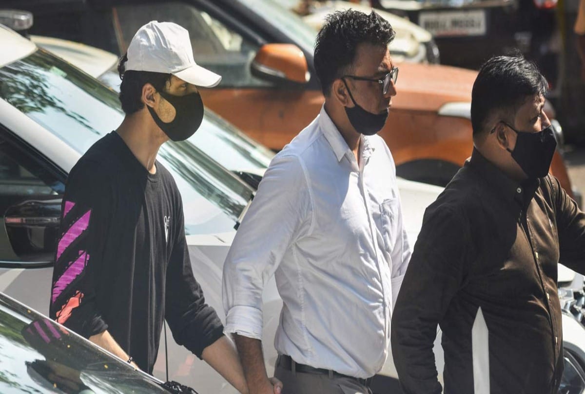 Aryan Khan Drug Case: NCB is questioning the driver of actor Shah Rukh Khan's son Aryan khan