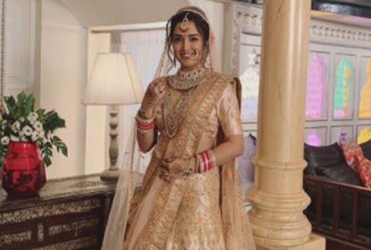Bhojpuri actress amrapali dubey owns a beautiful flat see inside photos of her home