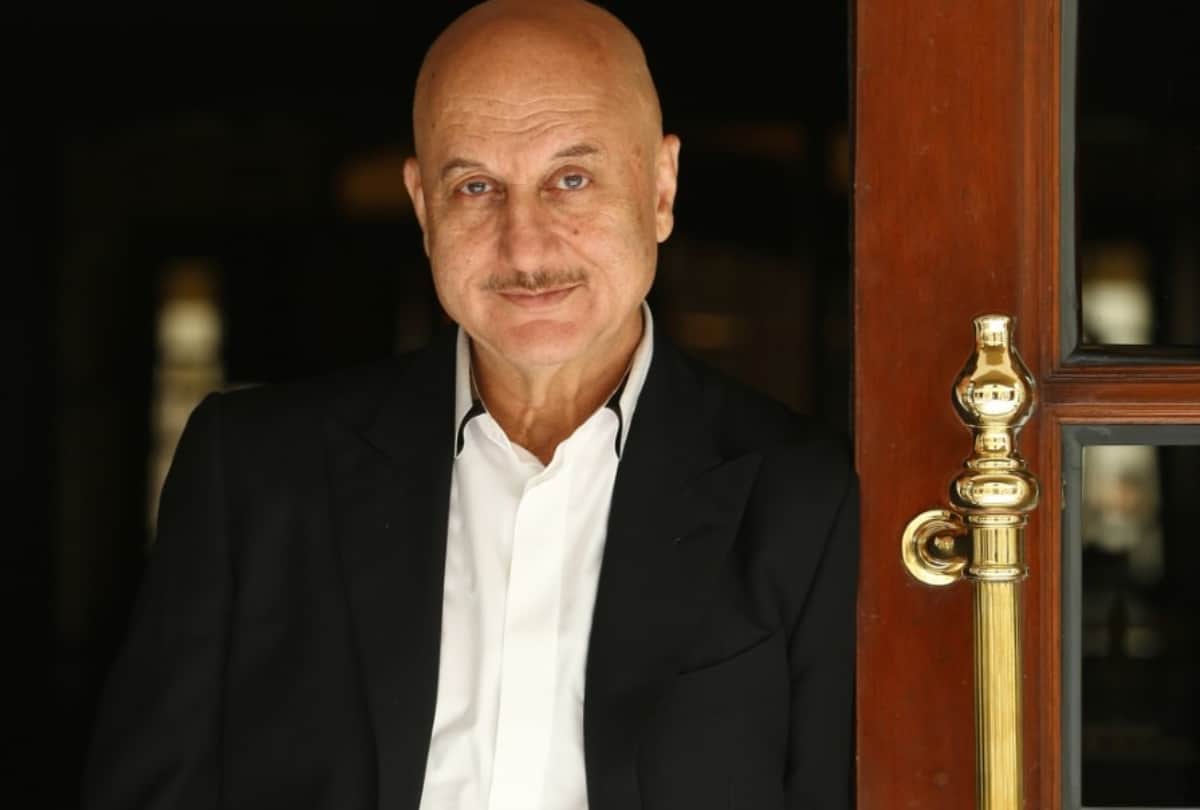 Happy New Year 2022  Actor Anupam Kher shared a video on Instagram