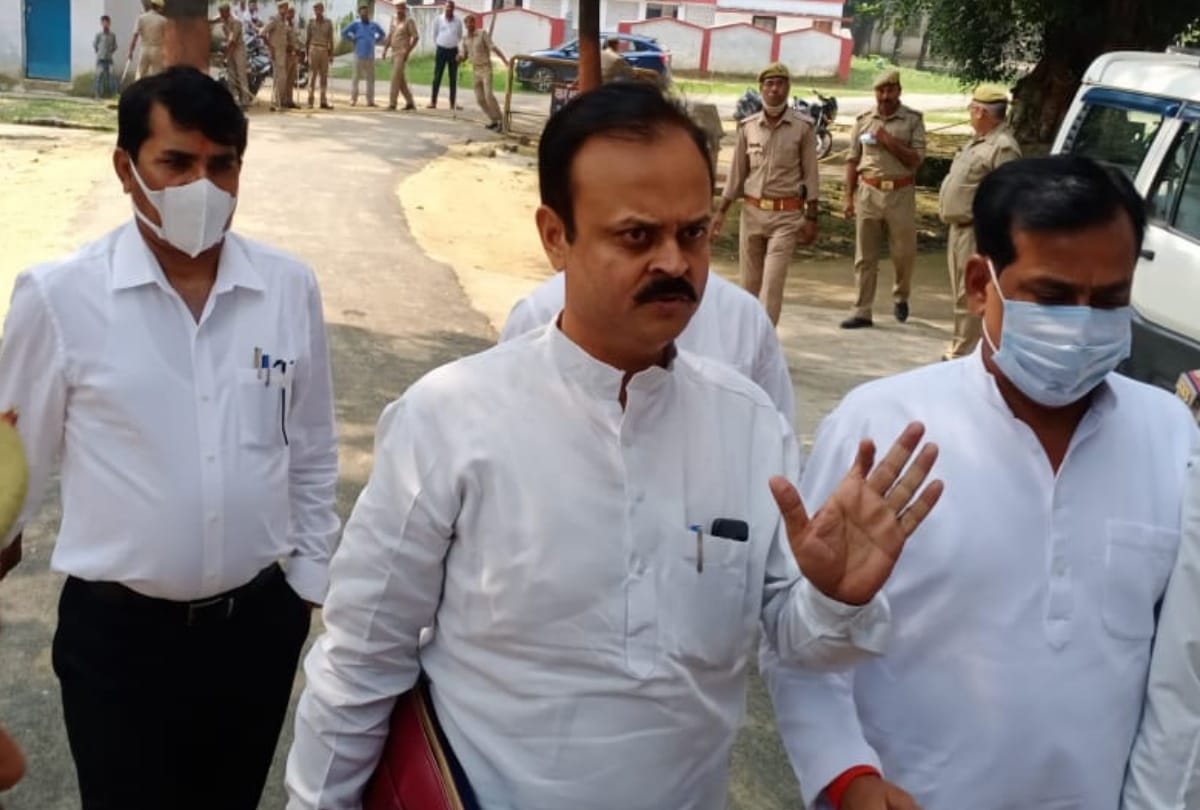 Lakhimpur Kheri see in photos how ashish mishra reaches crime branch office