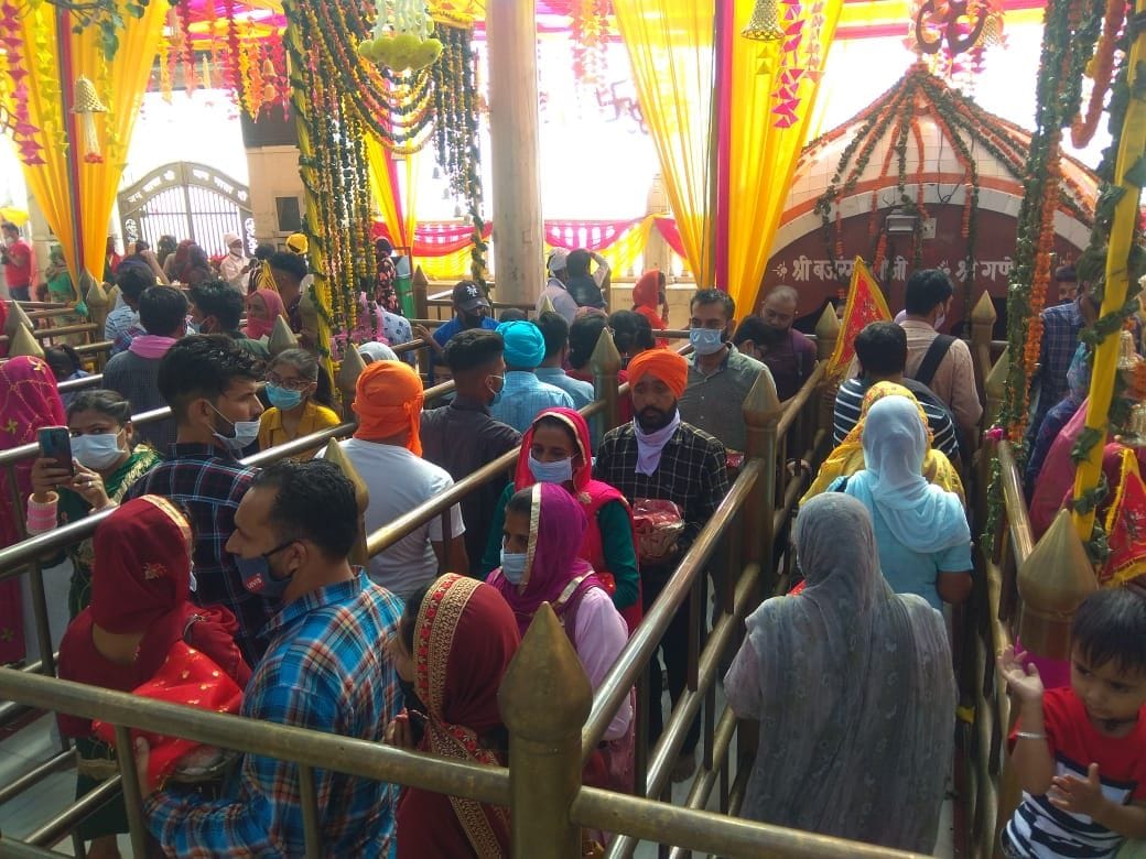 navrater in naina devi temple
