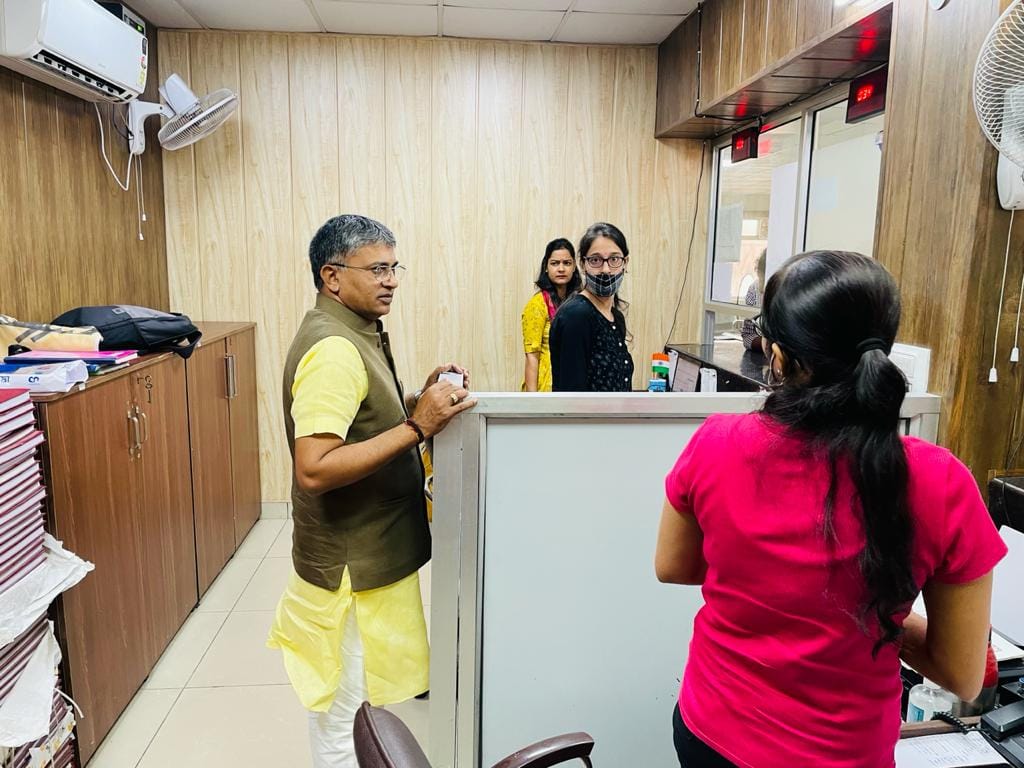 Mayor checks arrangements for call center, CFC, Yamunanagar
