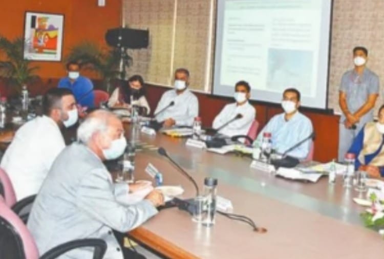 Officers should complete the work on time, get rid of the garbage and jam
