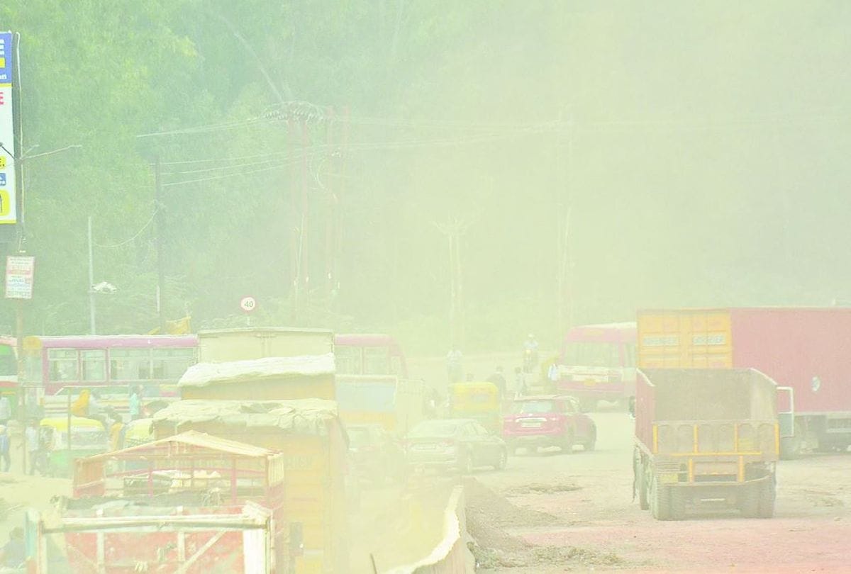 Air Pollution Level in Agra News: Pollution increased due to excavation and road dust
