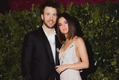Selena gomez dating rumour with captain america aka chris evan know details