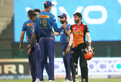 IPL 2021: Royal Challengers Bangalore beat Delhi Capitals by 7 wickets; Srikar Bharat last ball six | Mumbai Indians beat Sunrisers Hyderabad by 42 runs, still out of Playoffs