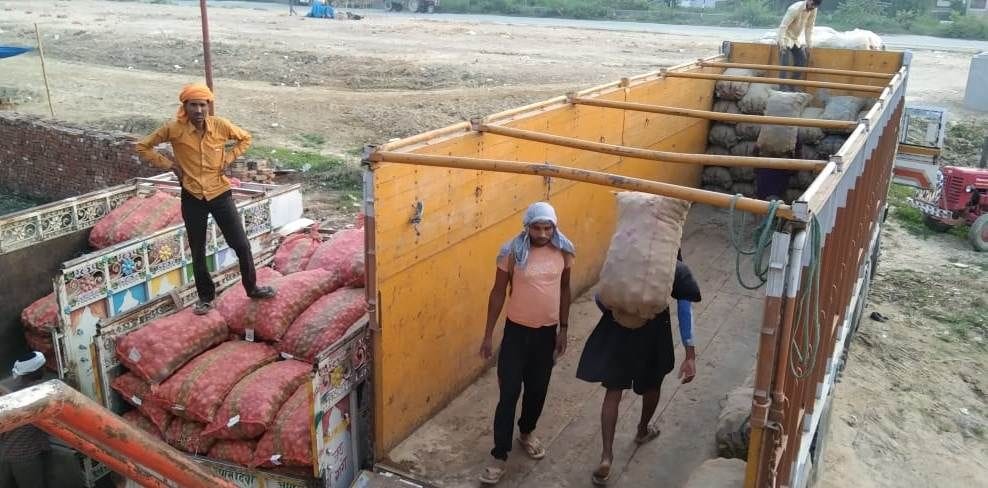 Demand from Nepal and Bihar, potato prices rise