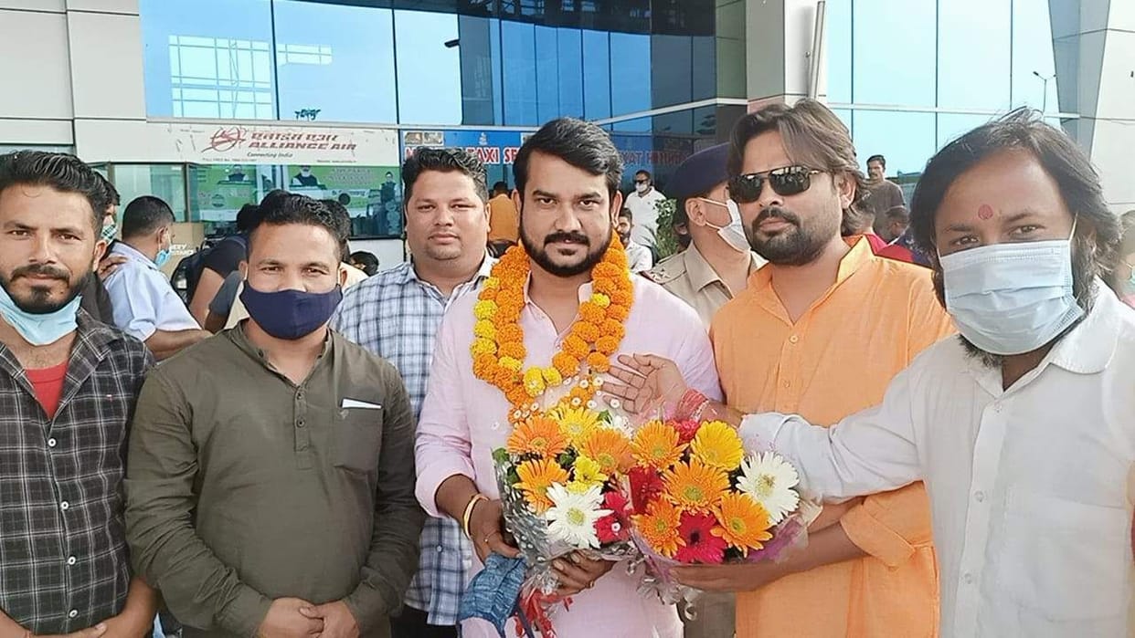 Welcome to the National General Secretary of BJYM at the airport