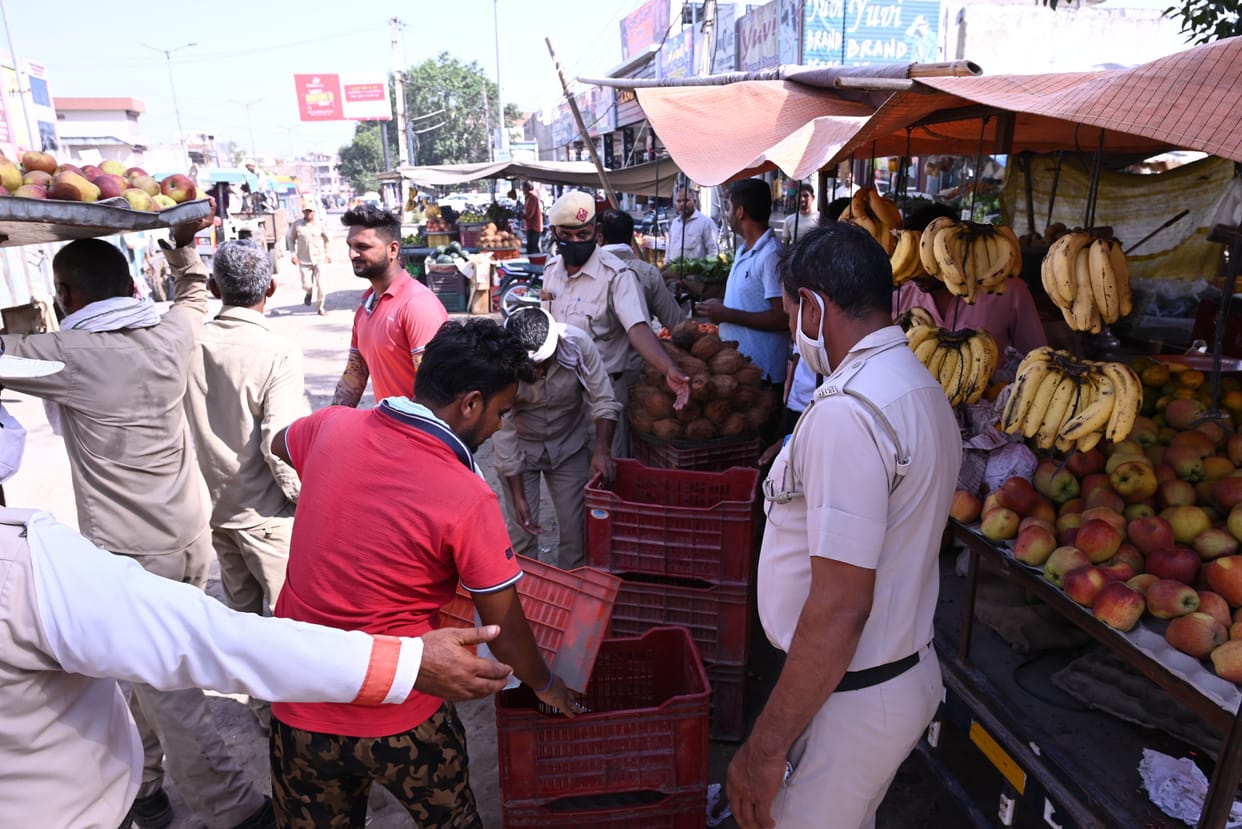 Encroachment removed in front of shops, goods confiscated