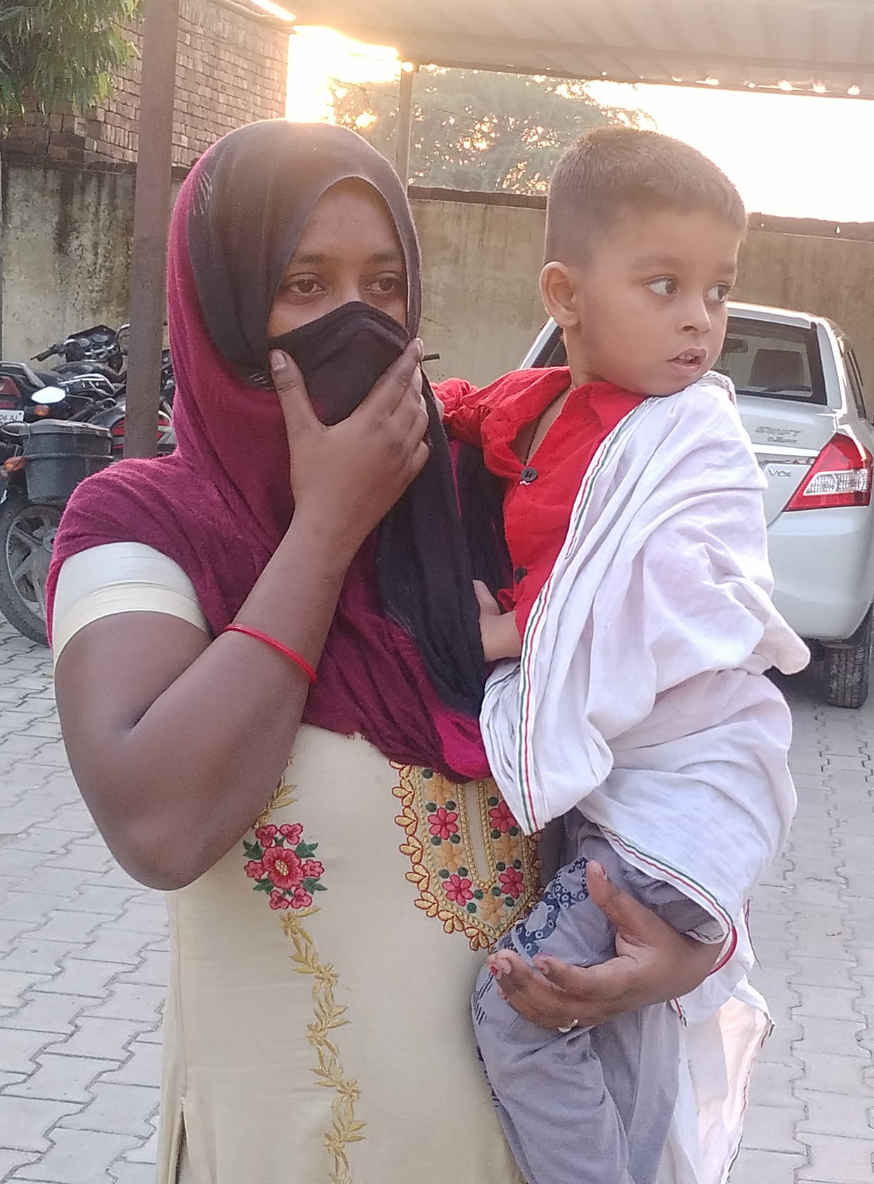 Woman jumped into canal with three-year-old child, youths saved